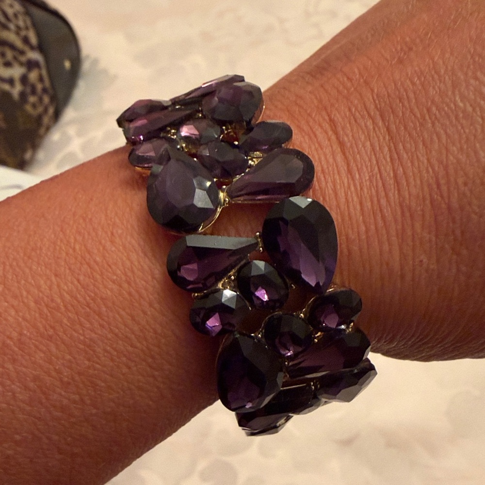 Macy's Ladies, Stretch, Gold and Purple Gemstone Bracelet. NEW - Picture 6 of 7
